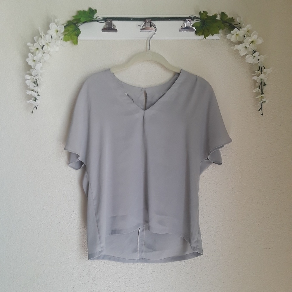 Poet by Nicola sz:10 Soft Gray High-Low V-Neck Top